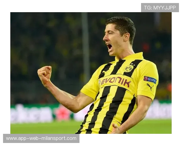 曼联莱万关键绝杀点燃球迷激情